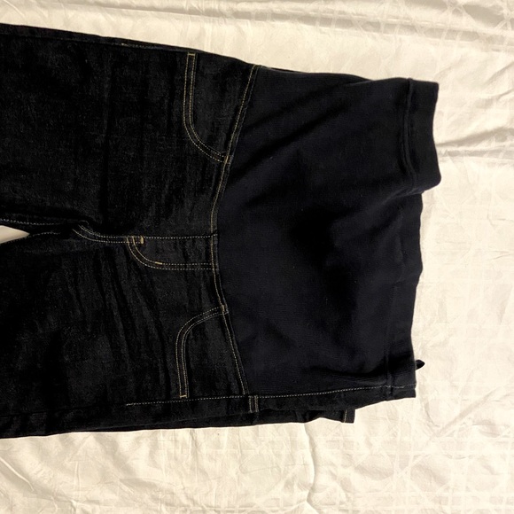 2 pairs Uniqlo Maternity Jeans - Picture 2 of 3